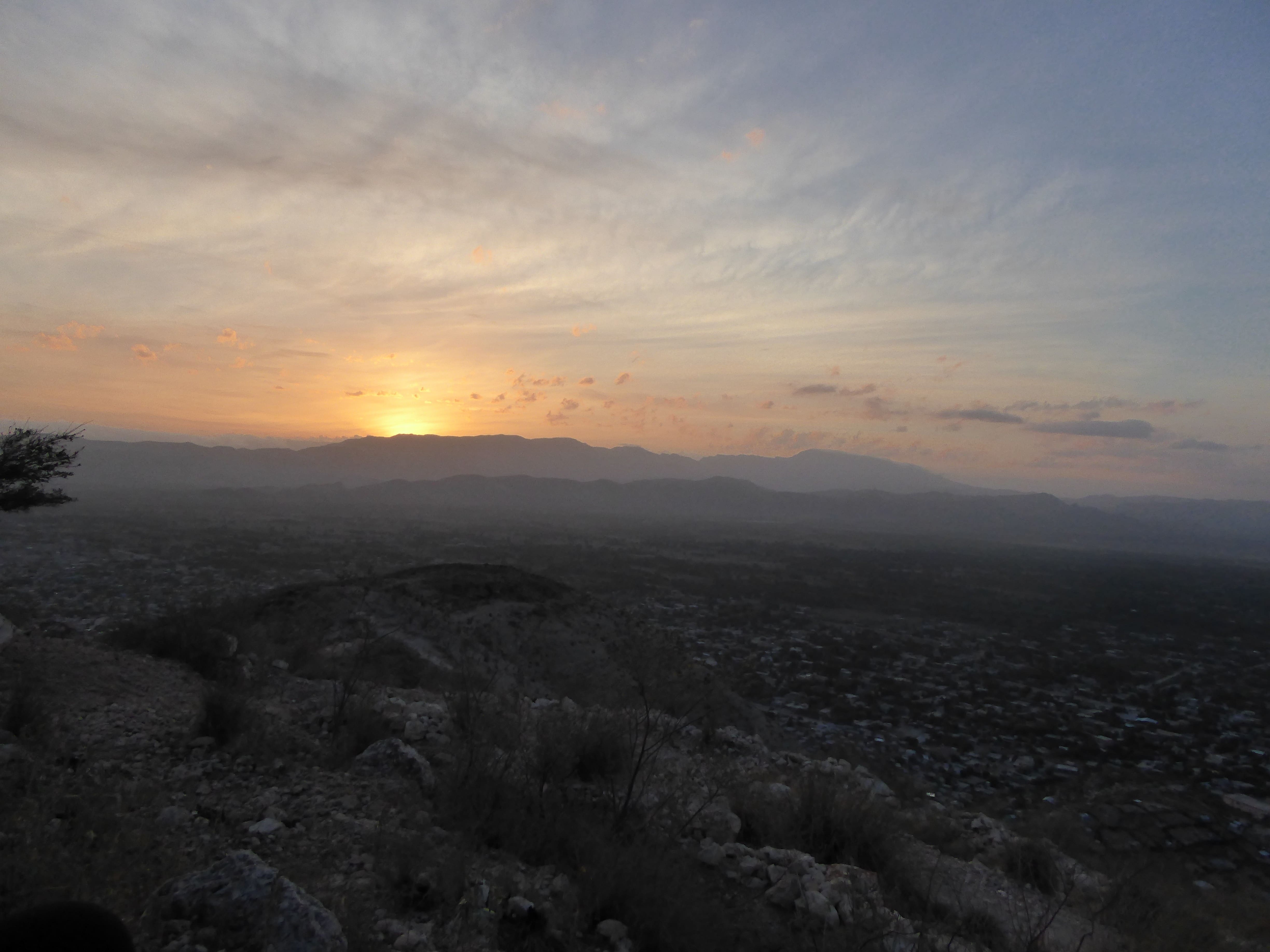 Wir wünschen Ihnen ein gesegnetes Weihnachtsfest und ein gutes Neues Jahr!